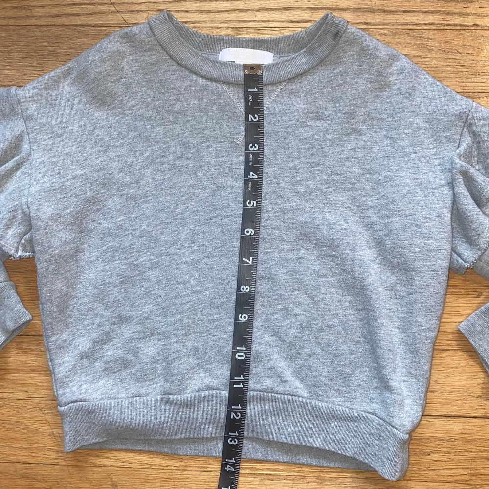 Burberry Children's Girl's Sweatshirt in Gray with Ruffle Sleeve Detail (Sz 4Y) - Picture 11 of 12
